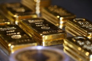 Picture of Gold Up, Dollar and U.S. Yields Also Resume Climb