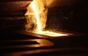 Picture of Gold Down, Set for First Weekly Gain Since April Over Growth Concerns