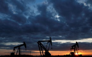 Picture of Oil Drops as Traders Weigh Tight Gasoline Markets, Weak Growth