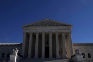 Picture of U.S. Supreme Court rebuffs Republican-led states on greenhouse gas policy