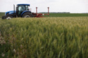 Picture of Ukraine's besieged farmers fear war-time harvest 'hell'