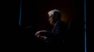 Ảnh của Chủ tịch Jerome Powell đang đi theo chiến lược của Paul Volcker?