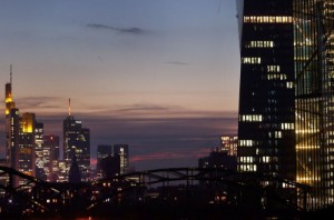 Ảnh của CK tương lai châu Âu mở cửa tăng điểm trước bài phát biểu quan trọng của ECB