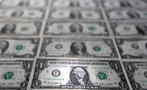 Picture of Dollar stumbles as rate path fuels recession worries