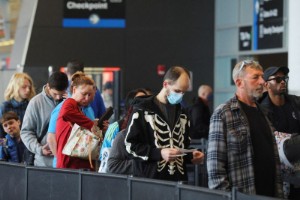 Picture of U.S. screened 2.45 million air passengers Friday, highest since early 2020