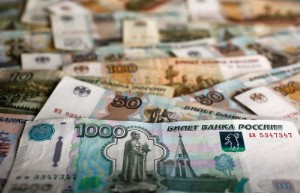 Picture of Rouble weakens as Russia slips into sovereign default zone