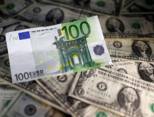 Picture of Dollar Edges Lower; Euro Set For Strong Week