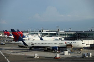 Picture of Delta can temporarily cut some New York, Washington flights - FAA