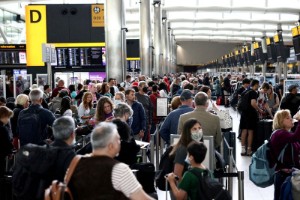 Picture of Heathrow Airport to extend limit on flights till October