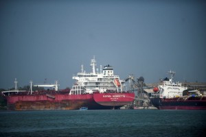 Picture of Oil companies work around Jones Act to supply U.S. fuel markets