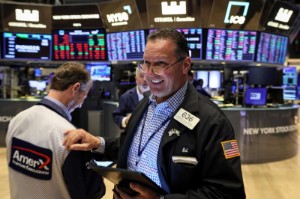 Picture of Wall St set for higher open as investors await more Fed clues