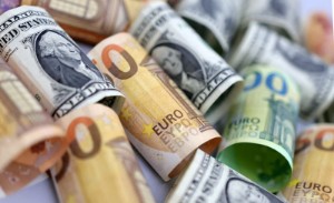 Picture of Dollar steady, euro wallows at two-decade low on energy, growth woes