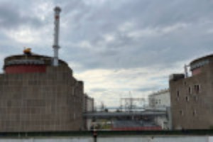 Picture of Ukraine nuclear plant loses power line, Moscow makes Europe sweat over gas