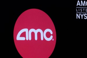 Picture of 'Liquidity' Makes AMC Different from Cineworld/Regal, CEO Aron Says