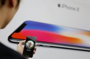 Picture of Here's Why An Analyst Expects Apple Stock Selloff to Resume this Week