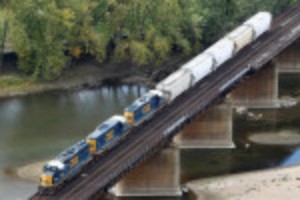 Picture of With U.S. railroad shutdown threatening, industry counts the cost