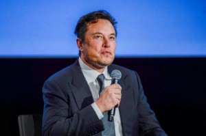 Picture of Starlink had talks with Apple over satellite messaging feature - Musk