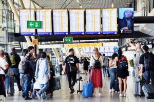 Picture of Schiphol airport asks airlines to cancel flights due to labour shortages