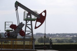 Picture of Oil Treads Water Amid Rate Hike Jitters, Demand Concerns