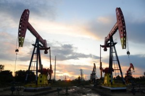 Ảnh của Oil prices extend losses on fears aggressive Fed rate hike will curb demand
