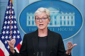 Picture of Biden admin not considering restrictions on oil product exports - Energy Sec