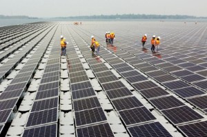 Picture of U.S. trade probe finds some Chinese solar panel makers are dodging tariffs