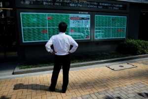 Picture of Foreigners turn net buyers of Japanese stocks last week