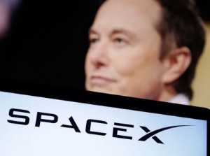 Picture of SpaceX to raise $750 million at $137 billion valuation - CNBC