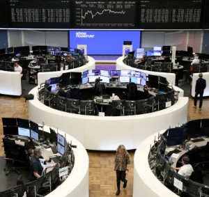 Picture of European shares rise with all eyes on German inflation data