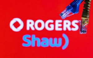Ảnh của Shaw Communications falls as court stay on Rogers deal sparks uncertainty
