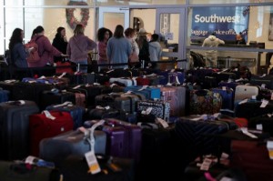 Picture of Southwest reports progress on flights, refunds, White House watching