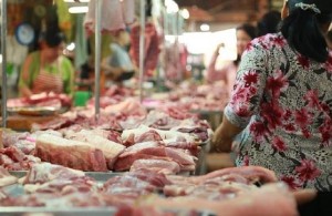Ảnh của Lợn hơi giảm mạnh về còn 50.000 đồng/kg, giá thịt vẫn ở mức cao