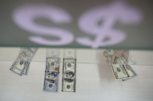 Ảnh của Vì sao đồng đô la Mỹ mạnh lên lại có hại cho 'phần còn lại của thế giới'