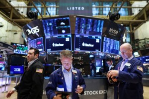 Picture of S&P 500, Nasdaq rise as investors bet on less aggressive rate hikes