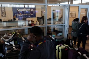 Picture of U.S. senators press Southwest to answer questions on holiday meltdown