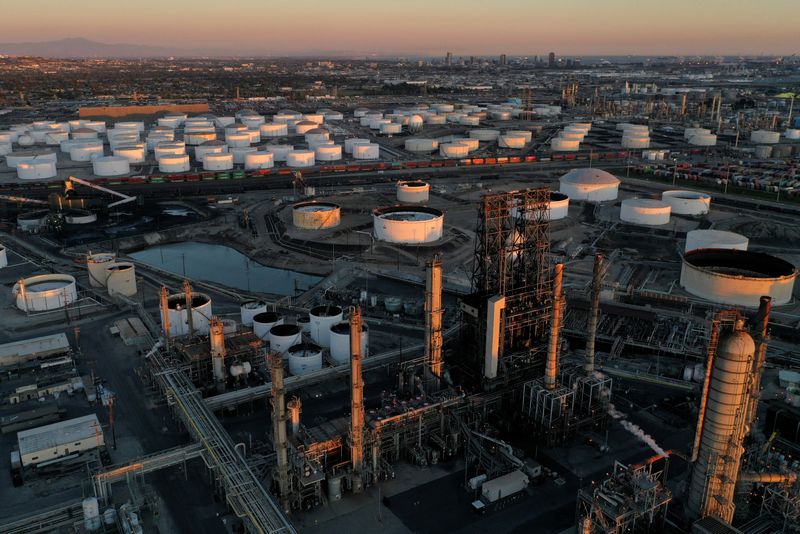Oil jumps as EU mulls Russian ban, Saudi refinery output hit