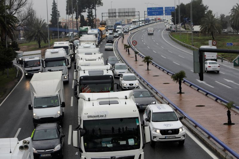 Hoping to end trucker strike, Spain agrees $551 million transport aid package
