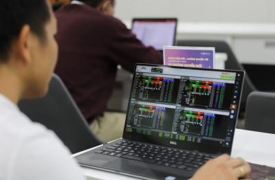 Kỷ lục lịch sử: 271.000 tài khoản cá nhân mở mới, Việt Nam cán mốc 5% dân số “đánh” chứng khoán
