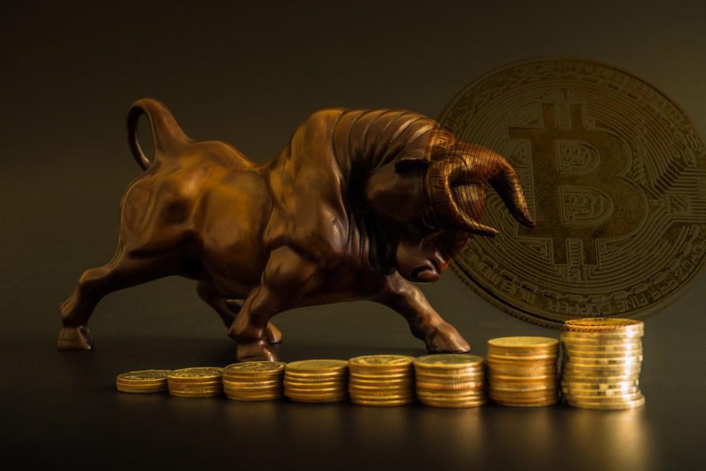 Giá trị Bitcoin tăng trung bình 153% sau khi pullback 30%.