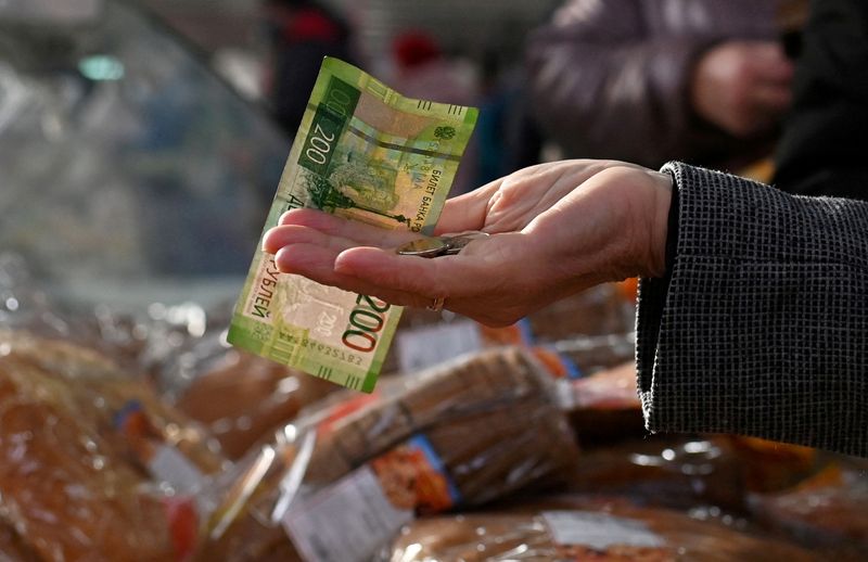 Russian rouble steadies ahead of expected rate cut