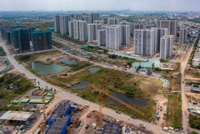 Hai mặt của siết tín dụng bất động sản