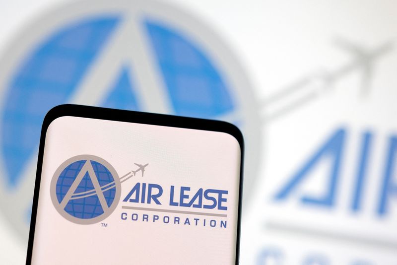 Air Lease posts quarterly loss on charges from jets stranded in Russia