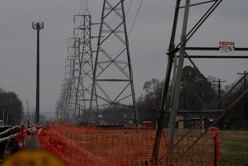 Texas power demand hits monthly record in heatwave