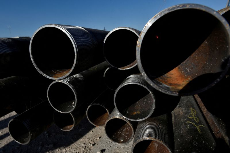 U.S. oil pipeline operators gear up for higher shale output