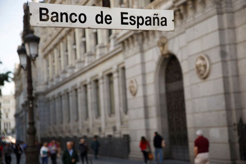 Bank of Spain sees moderate immediate risk to banks from climate policies