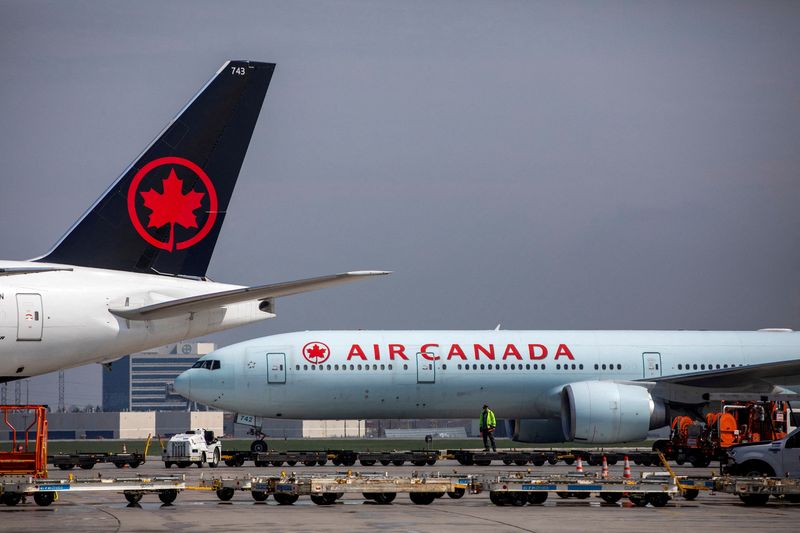 Canadian flight attendants demand ground pay, citing airport delays