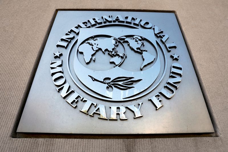 IMF says expects to revise downward its forecast for global growth