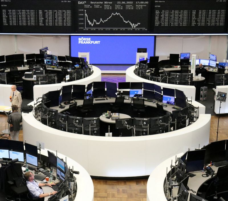 Utilities lift European stocks at the end of choppy week