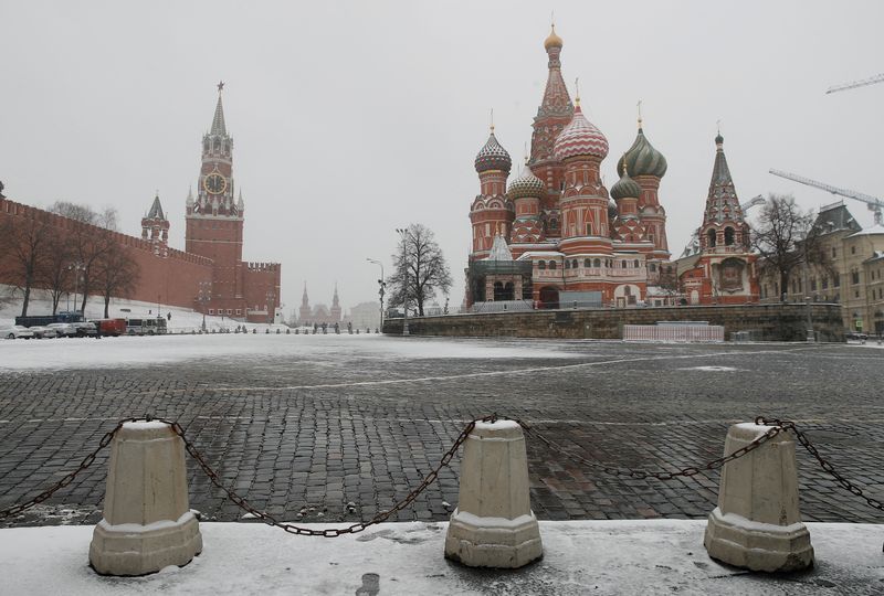 Russia slides towards default as payment deadline expires