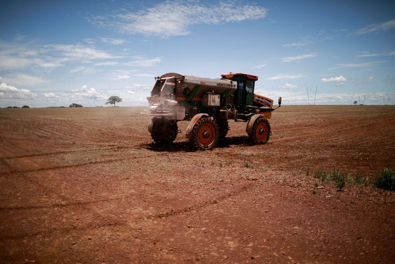 Brazil's fertilizer imports jump as farmers prepare to plant new crop